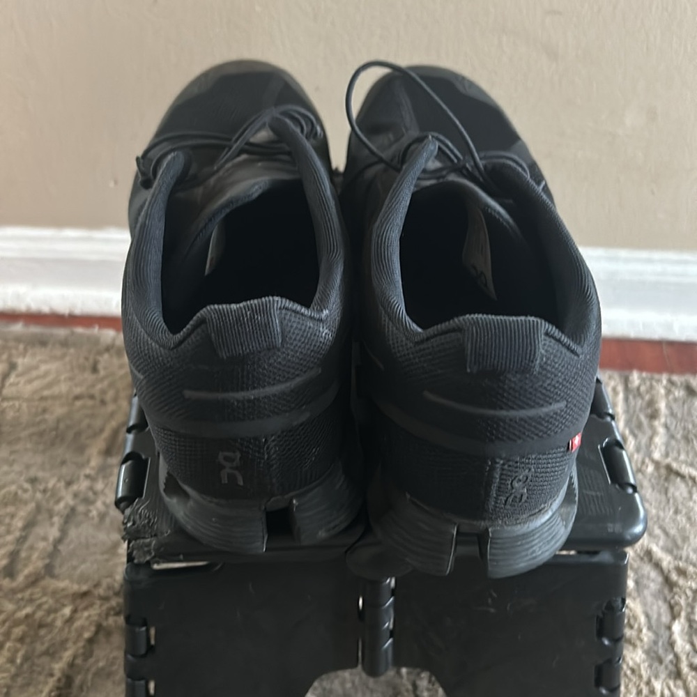 On Cloud Sneakers Men’s - Picture 2 of 7